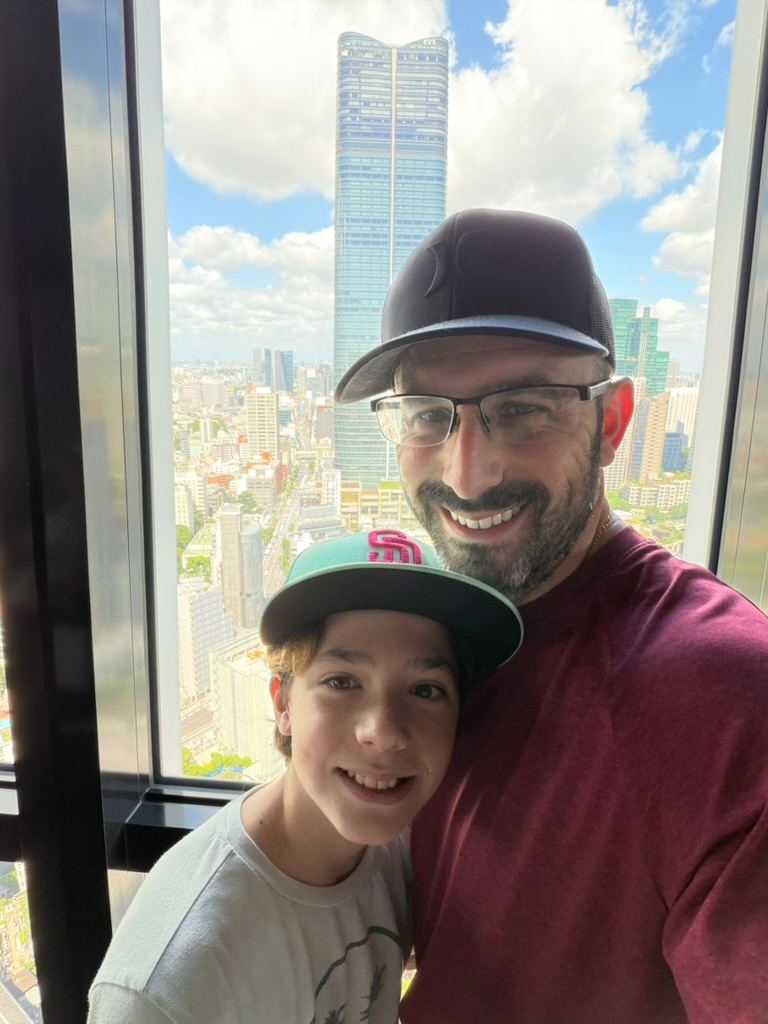 Ascending an Icon: What It’s Really Like Inside Tokyo Tower! 🗼