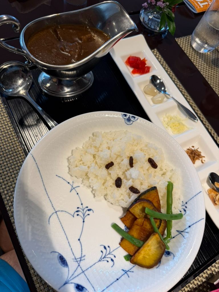 Our First Trip to Tokyo: Staying at The Kitano Hotel & Lunch at Tea Lounge Cafe